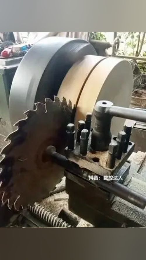 這切斷刀有點(diǎn)嚇人啊 普車 數(shù)控刀具 機(jī)械加工